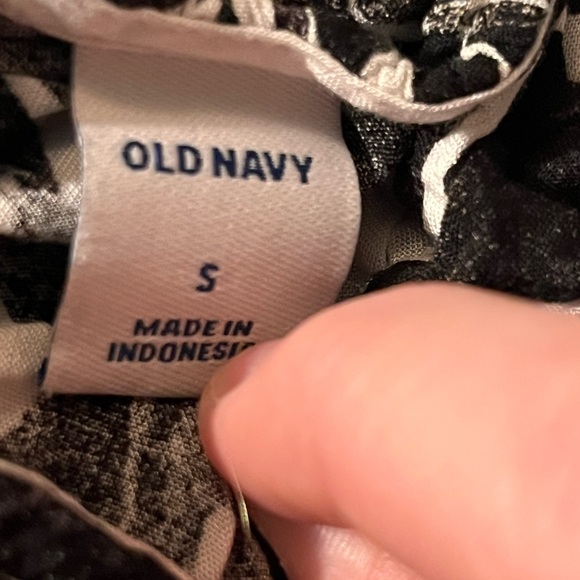 Old navy shirt - Picture 3 of 3